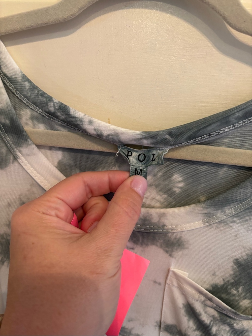 POL Women's Gray and White Tie-Dye Cold-Shoulder Tee - Picture 3 of 4